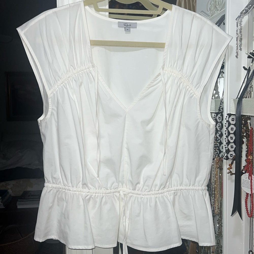 Sleeveless white top worn one time
